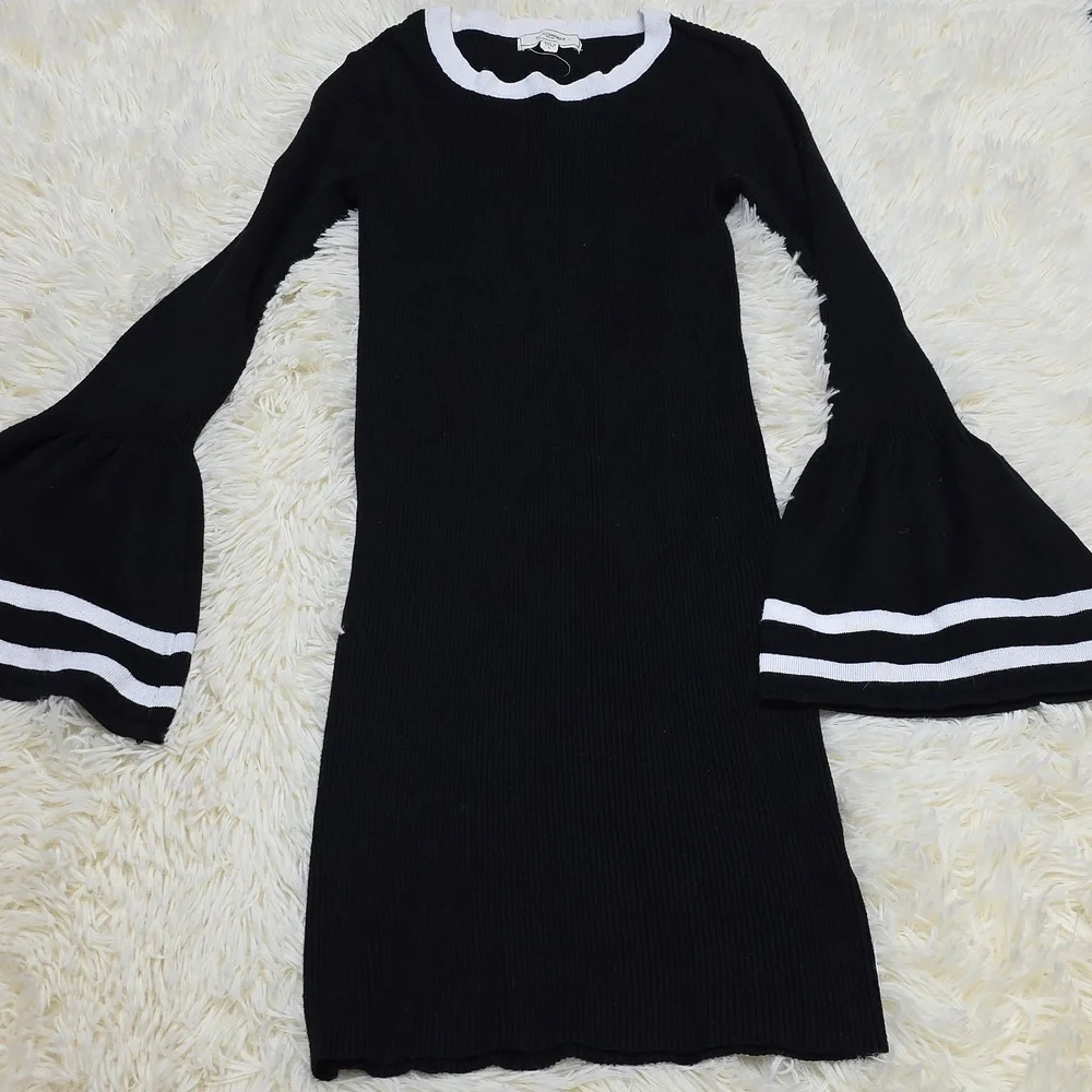 Stylish Black and White Women's Sweater